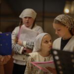 Песнопения Божественной литургии исполнил детский хор Просветительского центра святителя Гурия Таврического
