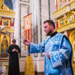 В  Неделю Крестопоклонную Митрополит Тихон возглавил Литургию в кафедральном Александро-Невского собора.