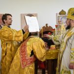 В ВОССТАНОВЛЕННОМ ХРАМЕ 4-Х СВЯТИТЕЛЕЙ МОСКОВСКИХ ПЕТРА, АЛЕКСИЯ, ИОНЫ И ФИЛИППА В ПРЕСТОЛЬНЫЙ ПРАЗДНИК ЕПИСКОП КАЛЛИНИК СОВЕРШИЛ ПЕРВУЮ БОЖЕСТВЕННУЮ ЛИТУРГИЮ.