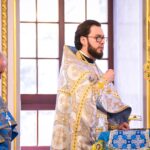 В  Неделю Крестопоклонную Митрополит Тихон возглавил Литургию в кафедральном Александро-Невского собора.