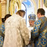 В ПРАЗДНИК ВВЕДЕНИЯ ВО ХРАМ ПРЕСВЯТОЙ БОГОРОДИЦЫ МИТРОПОЛИТ СИМФЕРОПОЛЬСКИЙ И КРЫМСКИЙ ЛАЗАРЬ ВОЗГЛАВИЛ ПРАЗДНИЧНУЮ ЛИТУРГИЮ В КАФЕДРАЛЬНОМ АЛЕКСАНДРО-НЕВСКОМ СОБОРЕ Г. СИМФЕРОПОЛЯ.
