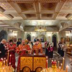 Богослужения в нижнем храме Александро-Невского кафедрального собора в день отдания праздника Пасхи
