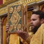 Божественная литургия в кафедральном Александро-Невском соборе г. Симферополя в Неделю 3-ю по Пятидесятнице.