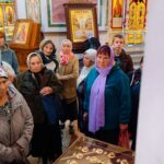 Паломники в Александро‑Невском кафедральном соборе Симферополя: экскурсия, молитва и знакомство с историей святыни.