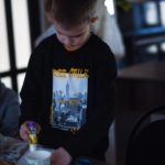 Воспитанники  Воскресной школы при Просветительском центре имени св. Гурия Таврического подготовили множество различных Рождественских открыток с добрыми пожеланиями Защитникам Отечества.