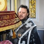 В  канун Великой Субботы епископ Бахчисарайский Каллиник совершил утреню с чином погребения Господа нашего Иисуса Христа в кафедральном Александро - Невском соборе г. Симферополя.