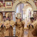 В Неделю 2-ю по Пятидесятнице, Всех святых, в земле Русской просиявших, епископ Нестор совершил Литургию в кафедральном Александро-Невском соборе г. Симферополя.