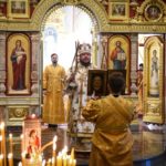 В ПРАЗДНИК СОБОРА АРХИСТРАТИГА МИХАИЛА И ПРОЧИХ НЕБЕСНЫХ СИЛ БЕСПЛОТНЫХ ПРЕОСВЯЩЕННЕЙШИЙ КАЛЛИНИК, ЕПИСКОП БАХЧИСАРАЙСКИЙ ВОЗГЛАВИЛ БОГОСЛУЖЕНИЕ В АЛЕКСАНДРО-НЕВСКОМ КАФЕДРАЛЬНОМ СОБОРЕ Г. СИМФЕРОПОЛЯ