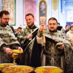 Божественная литургия Преждеосвященных Даров в Свято-Александро-Невском кафедральном соборе.