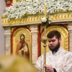 В Рождественскую ночь Митрополит Тихон возглавил праздничную Божественную литургию в кафедральном Александро-Невском соборе.