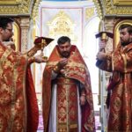 В ПРАЗДНИК ПРОИСХОЖДЕНИЯ ЧЕСТНЫХ ДРЕВ ЖИВОТВОРЯЩЕГО КРЕСТА ГОСПОДНЯ ЕПИСКОП БАХЧИСАРАЙСКИЙ КАЛЛИНИК ВОЗГЛАВИЛ ЛИТУРГИЮ В АЛЕКСАНДРО-НЕВСКОМ КАФЕДРАЛЬНОМ СОБОРЕ Г. СИМФЕРОПОЛЯ