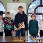 Шахматный турнир с чемпионом мира по быстрым шахматам, заслуженным мастером спорта России с воспитанниками Шахматного клуба воскресной школы Просветительского центра святителя Гурия Таврического