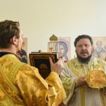 В ВОССТАНОВЛЕННОМ ХРАМЕ 4-Х СВЯТИТЕЛЕЙ МОСКОВСКИХ ПЕТРА, АЛЕКСИЯ, ИОНЫ И ФИЛИППА В ПРЕСТОЛЬНЫЙ ПРАЗДНИК ЕПИСКОП КАЛЛИНИК СОВЕРШИЛ ПЕРВУЮ БОЖЕСТВЕННУЮ ЛИТУРГИЮ.