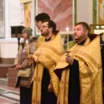 Всенощное бление в канун дня памяти святителя Николая, архиепископа Мир Ликийских, чудотворца в кафедральном Александро-Невском соборе.
