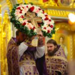 Праздничные богослужения в Александро-Невском кафедральном соборе в день празднования Происхождения (изнесения) Честных Древ Животворящего Креста Господня.
