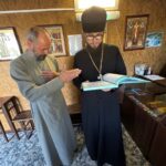 Настоятель Александро-Невского кафедрального собора посетил храм иконы Божией Матери «Всецарица» г. Симферополя