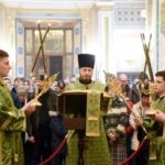 В праздник Входа Господня в Иерусалим  епископ Бахчисарайский Каллиник совершил праздничную Божественную литургию в кафедральном Александро-Невском соборе г. Симферополя.
