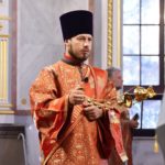 Митрополит Симферопольский и Крымский Лазарь возглавил Литургию в кафедральном Александро-Невском соборе  в праздник Происхождения Честных Древ Животворящего Креста Господня.