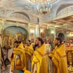 Первая ночная молодежная Божественная литургия в Александро-Невском кафедральном соборе