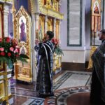Митрополит Симферопольский и Крымский Лазарь совершил вечерню с чином выноса Святой Плащаницы в кафедральном Свято-Александро-Невском соборе г. Симферополя.