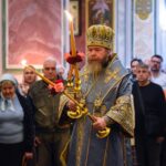 В  Неделю Крестопоклонную Митрополит Тихон возглавил Литургию в кафедральном Александро-Невского собора.