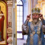 В  Неделю Крестопоклонную Митрополит Тихон возглавил Литургию в кафедральном Александро-Невского собора.