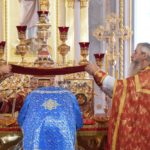 В кафедральном соборе святого благоверного князя Александра Невского г. Симферополя была доставлена копия Животворящего Креста Господня из Годеново.