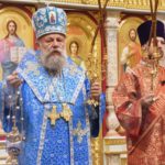 В кафедральном соборе святого благоверного князя Александра Невского г. Симферополя была доставлена копия Животворящего Креста Господня из Годеново.