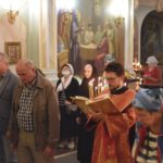 В Неделю 17-ю по Пятидесятнице, по Воздвижении,  Преосвященный Каллиник, епископ Бахчисарайский совершил Божественную литургию в нижнем храме имени св.Гурия Таврического, кафедрального Свято- Александро- Невского собора г.Симферополя.
