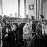 В  канун Великой Субботы епископ Бахчисарайский Каллиник совершил утреню с чином погребения Господа нашего Иисуса Христа в кафедральном Александро - Невском соборе г. Симферополя.