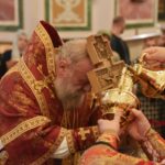 В канун праздника Воздвижения Честного и Животворящего Креста Господня епископ Ялтинский Нестор совершил всенощное бдение в кафедральном Александро-Невском соборе г. Симферополя.