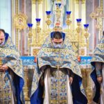 В ПРАЗДНИК ВВЕДЕНИЯ ВО ХРАМ ПРЕСВЯТОЙ БОГОРОДИЦЫ МИТРОПОЛИТ СИМФЕРОПОЛЬСКИЙ И КРЫМСКИЙ ЛАЗАРЬ ВОЗГЛАВИЛ ПРАЗДНИЧНУЮ ЛИТУРГИЮ В КАФЕДРАЛЬНОМ АЛЕКСАНДРО-НЕВСКОМ СОБОРЕ Г. СИМФЕРОПОЛЯ.