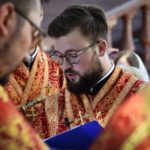 В праздник Происхождения Честных Древ Животворящего Креста Господня  епископ Нестор совершил малое освящение воды и освятил мед в кафедральном Александро-Невском соборе г. Симферополя.