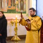 Всенощное бление в канун дня памяти святителя Николая, архиепископа Мир Ликийских, чудотворца в кафедральном Александро-Невском соборе.
