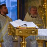 Богослужение в нижнем храме (во имя святителя Гурия, Архиепископа Таврического) в Крещенский сочельник.