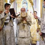 В ПРАЗДНИК РОЖДЕСТВА ХРИСТОВА МИТРОПОЛИТ СИМФЕРОПОЛЬСКИЙ И КРЫМСКИЙ ЛАЗАРЬ ВОЗГЛАВИЛ БОЖЕСТВЕННУЮ ЛИТУРГИЮ В  СВЯТО-АЛЕКСАНДРО-НЕВСКОМ КАФЕДРАЛЬНОМ СОБОРЕ Г. СИМФЕРОПОЛЯ.