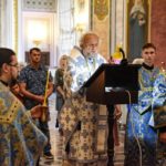 В АЛЕКСАНДРО-НЕВСКОМ СОБОРЕ ЕПИСКОП ЯЛТИНСКИЙ НЕСТОР ВОЗГЛАВИЛ УТРЕНЮ С ЧИНОМ ПОГРЕБЕНИЯ ПЛАЩАНИЦЫ ПРЕСВЯТОЙ БОГОРОДИЦЫ