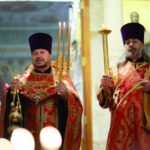 Богослужения в нижнем храме Александро-Невского кафедрального собора в день отдания праздника Пасхи