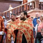 В ПРАЗДНИК ПРОИСХОЖДЕНИЯ ЧЕСТНЫХ ДРЕВ ЖИВОТВОРЯЩЕГО КРЕСТА ГОСПОДНЯ ЕПИСКОП БАХЧИСАРАЙСКИЙ КАЛЛИНИК ВОЗГЛАВИЛ ЛИТУРГИЮ В АЛЕКСАНДРО-НЕВСКОМ КАФЕДРАЛЬНОМ СОБОРЕ Г. СИМФЕРОПОЛЯ