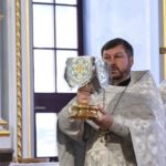 Литургия святителя Василия Великого в Великую субботу в кафедральном Александро-Невском соборе г. Симферополя.