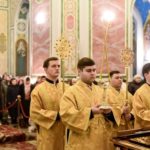 В день памяти святителя Николая Чудотворца Митрополит Лазарь возглавил Божественную литургию в кафедральном Александро-Невском соборе г. Симферополя.