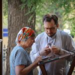 Божественная литургия в Александро-Невском кафедральном соборе в праздник обретения мощей преподобного Серафима Саровского, чудотворца