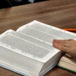 В Просветительском центре святителя Гурия Таврического при Александро-Невском кафедральном соборе прошло очередное занятие, по изучению Святого Писания