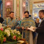Литургия в праздник Похвалы Пресвятой Богородицы (Субботу Акафиста) в кафедральном Александро-Невском соборе.