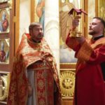 В Неделю 17-ю по Пятидесятнице, по Воздвижении,  Преосвященный Каллиник, епископ Бахчисарайский совершил Божественную литургию в нижнем храме имени св.Гурия Таврического, кафедрального Свято- Александро- Невского собора г.Симферополя.