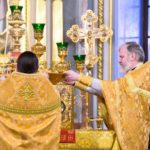 Литургия  в Неделю 27-ю по Пятидесятнице, праздник иконы Божией Матери «Знамение» в кафедральном Александро-Невском соборе .