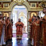 В ПРАЗДНИК ПРОИСХОЖДЕНИЯ ЧЕСТНЫХ ДРЕВ ЖИВОТВОРЯЩЕГО КРЕСТА ГОСПОДНЯ ЕПИСКОП БАХЧИСАРАЙСКИЙ КАЛЛИНИК ВОЗГЛАВИЛ ЛИТУРГИЮ В АЛЕКСАНДРО-НЕВСКОМ КАФЕДРАЛЬНОМ СОБОРЕ Г. СИМФЕРОПОЛЯ