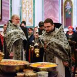 Божественная литургия Преждеосвященных Даров в Свято-Александро-Невском кафедральном соборе.