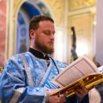 В  Неделю Крестопоклонную Митрополит Тихон возглавил Литургию в кафедральном Александро-Невского собора.