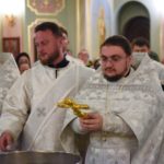 Богослужение в нижнем храме (во имя святителя Гурия, Архиепископа Таврического) в Крещенский сочельник.